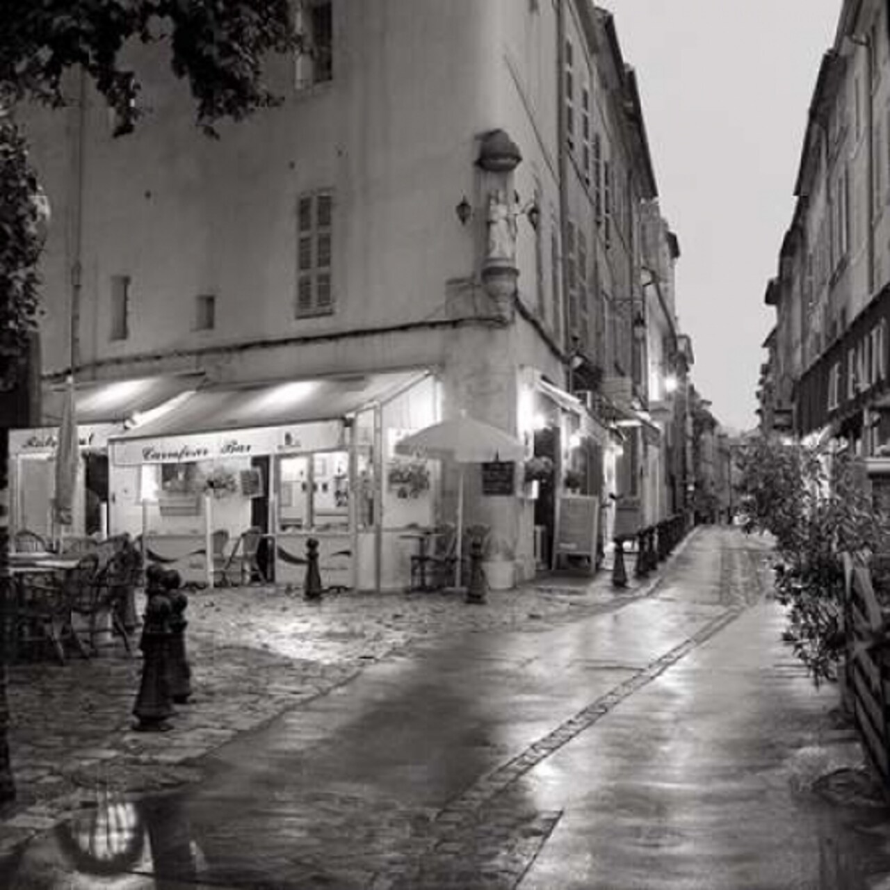 Carrefour Bistro Poster Print by Alan Blaustein - Item # VARPDXABFR176